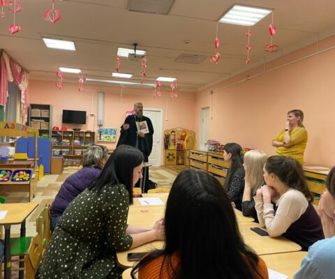 Настоятель храма отец Алексей встретился с родителями села Кольпаново