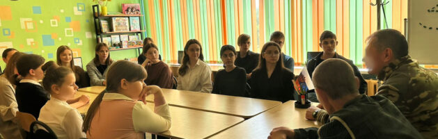 Иерей Алексей организовал встречу школьников с бойцами СВО