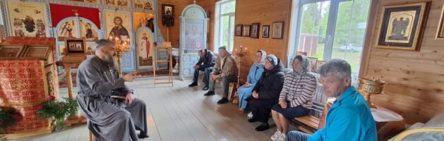 В нашем храме проходят занятия курса «Библия за год»