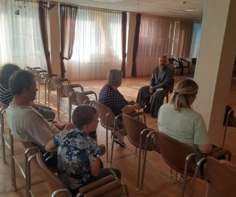 Иерей Алексей Дорохин провёл беседу о нецензурной лексике и необходимости посещения храма и участия в Таинствах Церкви