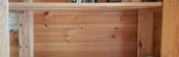 Храму подарили книги св. отцов и подвижников Церкви для храмовой библиотеки