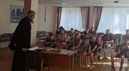 Иерей Алексей Дорохин провел беседу ко Дню Православной книги