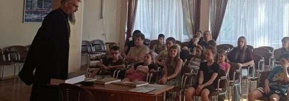 Иерей Алексей Дорохин провел беседу ко Дню Православной книги